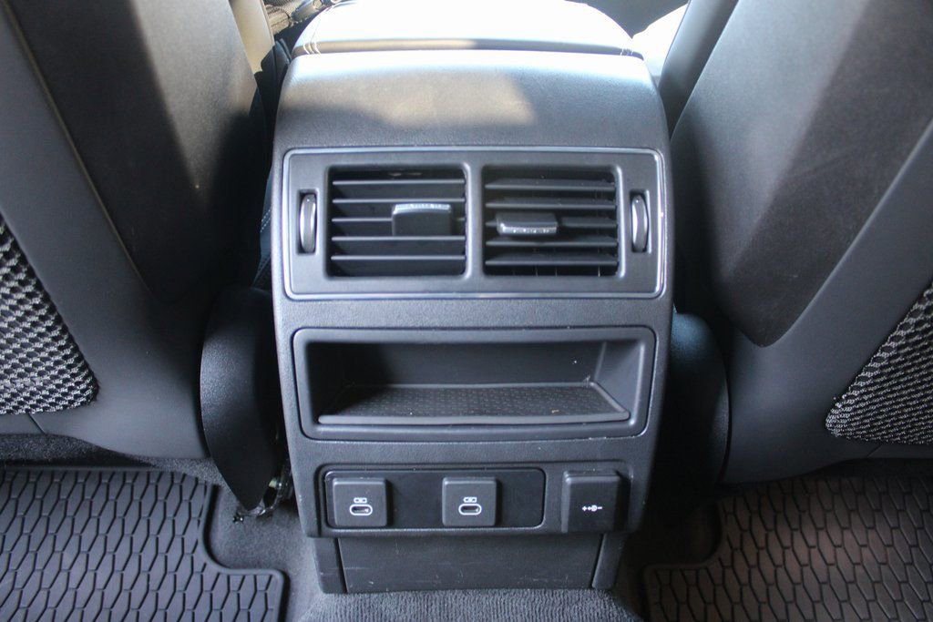 Used 2024 Jaguar F-PACE R-Dynamic S AWD/4WD image 27