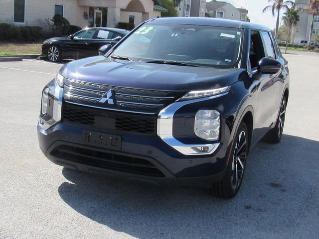 Used 2023 Mitsubishi Outlander SE image 8