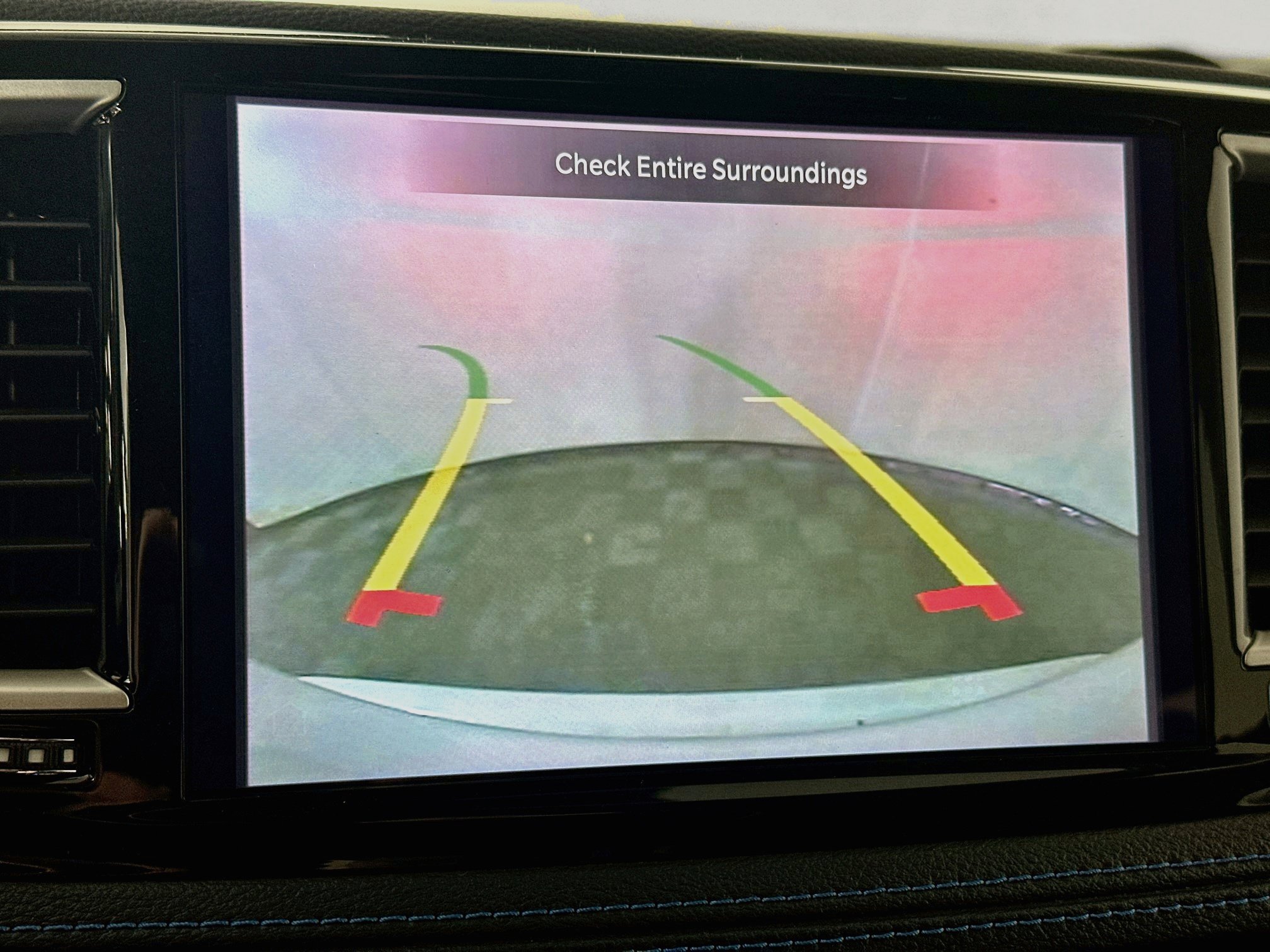 Used 2021 Chrysler Pacifica Touring FWD image 13
