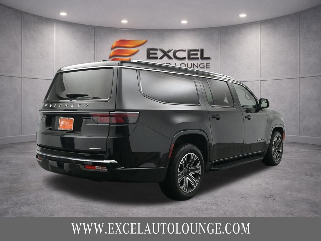 Used 2024 Jeep Wagoneer L Series II w/ Flexible Seating Group image 9