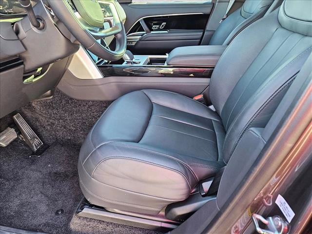 Used 2025 Land Rover Range Rover Long Wheelbase Autobiography image 16