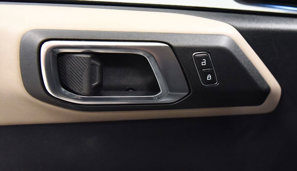 Used 2023 Ford Bronco Wildtrak AWD/4WD image 17
