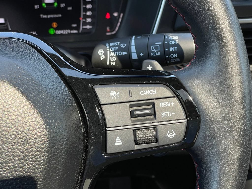 Certified 2025 Honda Pilot Black Edition image 14
