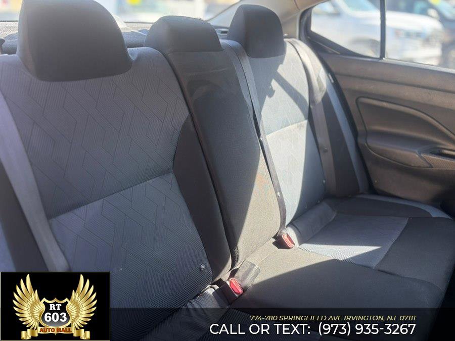 Used 2025 Nissan Versa SV image 9