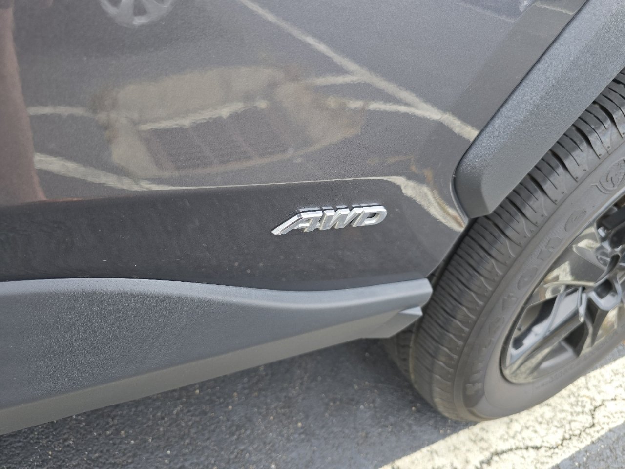 Used 2022 Toyota RAV4 LE AWD/4WD image 9
