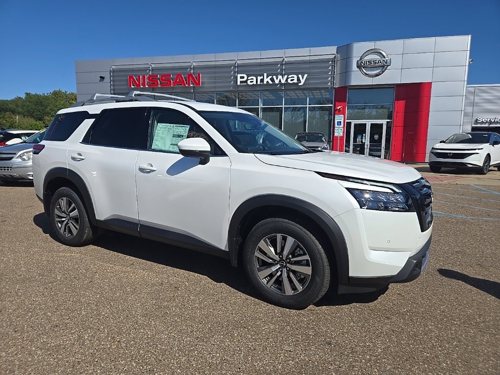 New 2025 Nissan Pathfinder SL w/ Black Appearance Package image 1