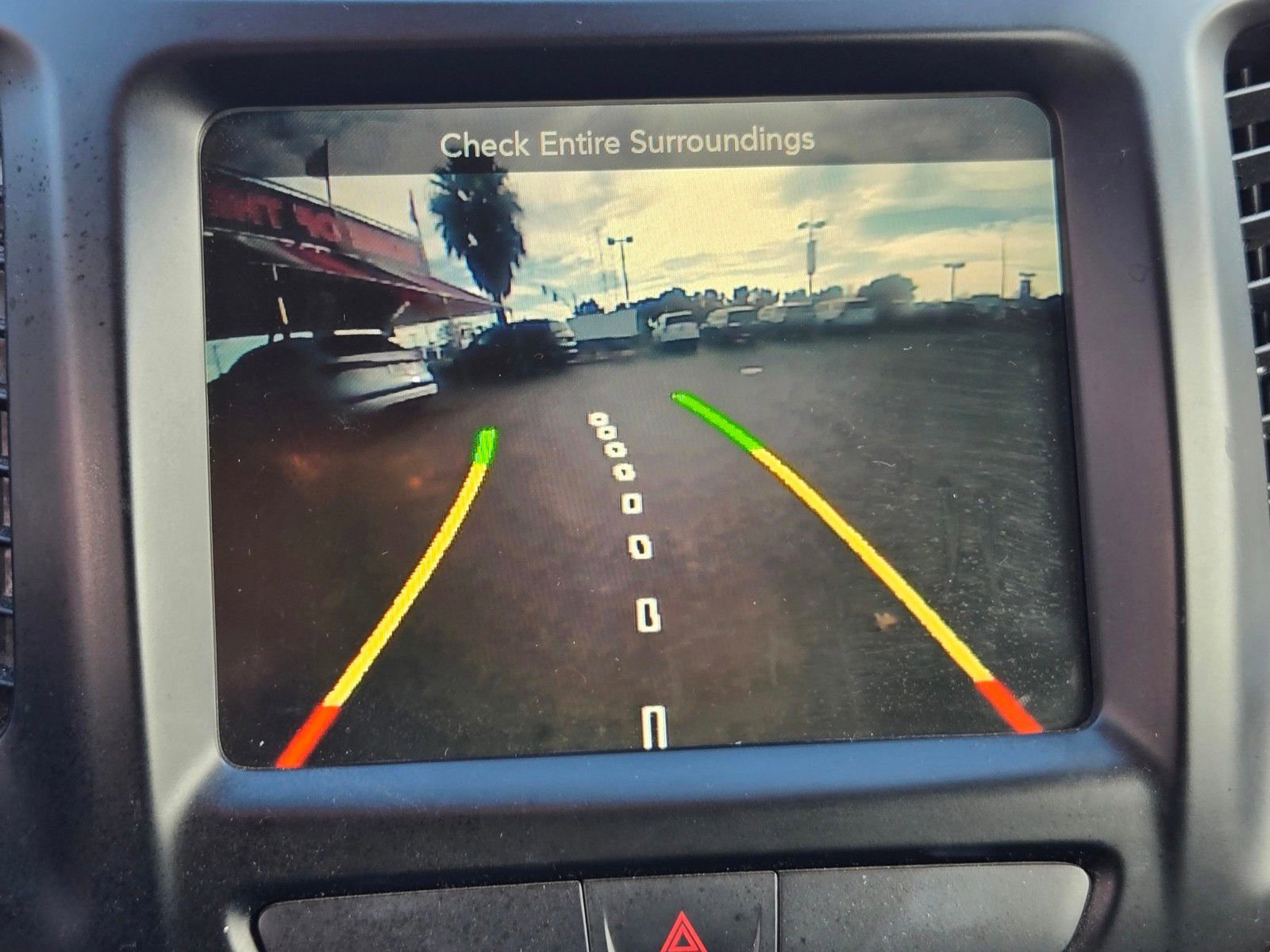 Used 2017 Jeep Cherokee Limited image 19