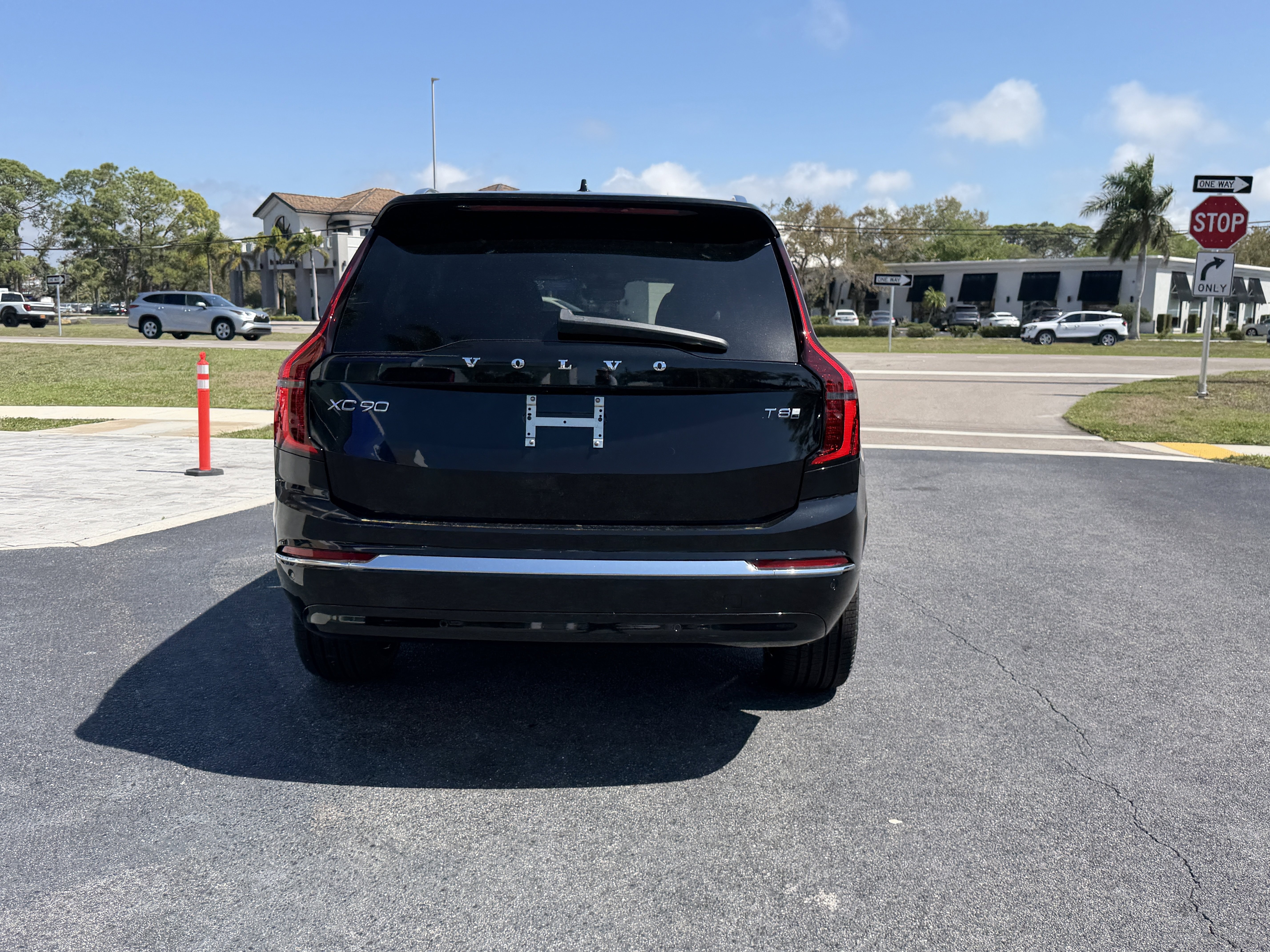New 2026 Volvo XC90 T8 Ultra w/ Protection Package image 4