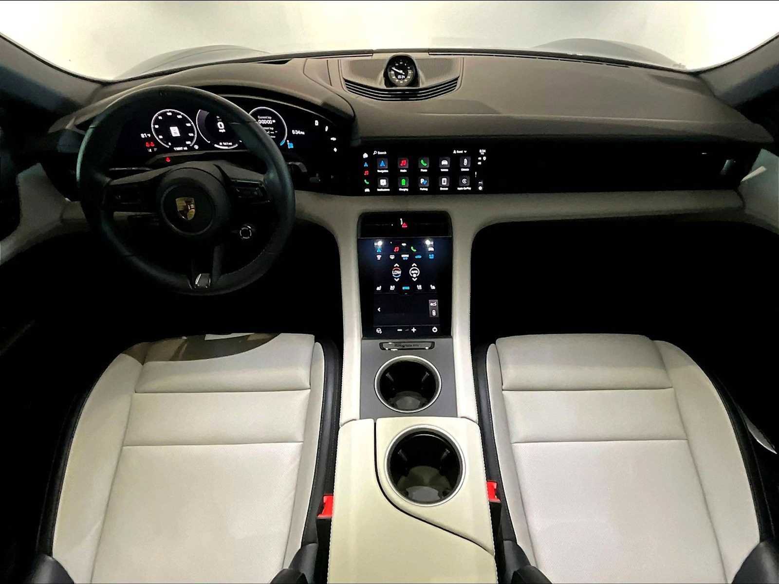 Used 2025 Porsche Taycan image 17