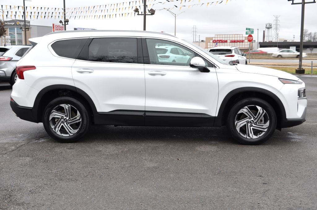 Used 2023 Hyundai Santa Fe SEL image 2