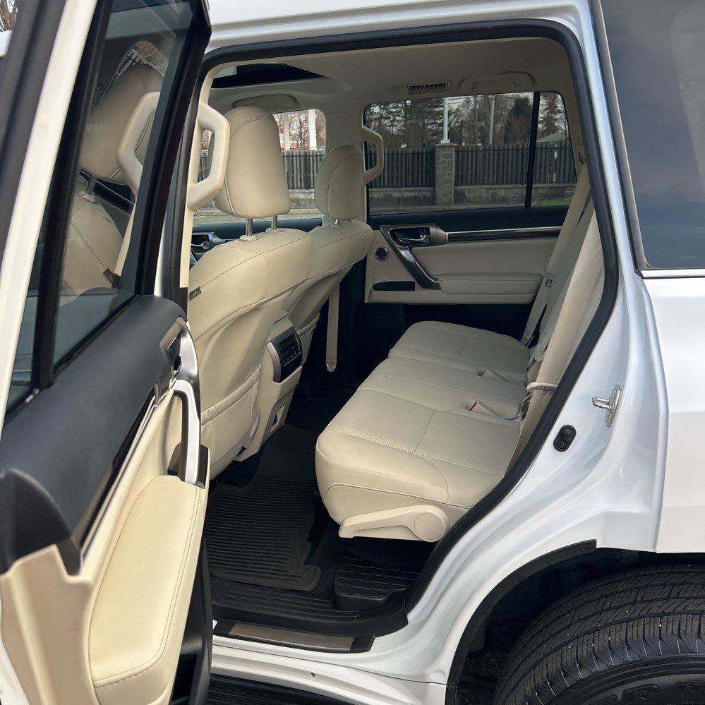 Used 2022 Lexus GX 460 Premium w/ Premium Plus Package image 8