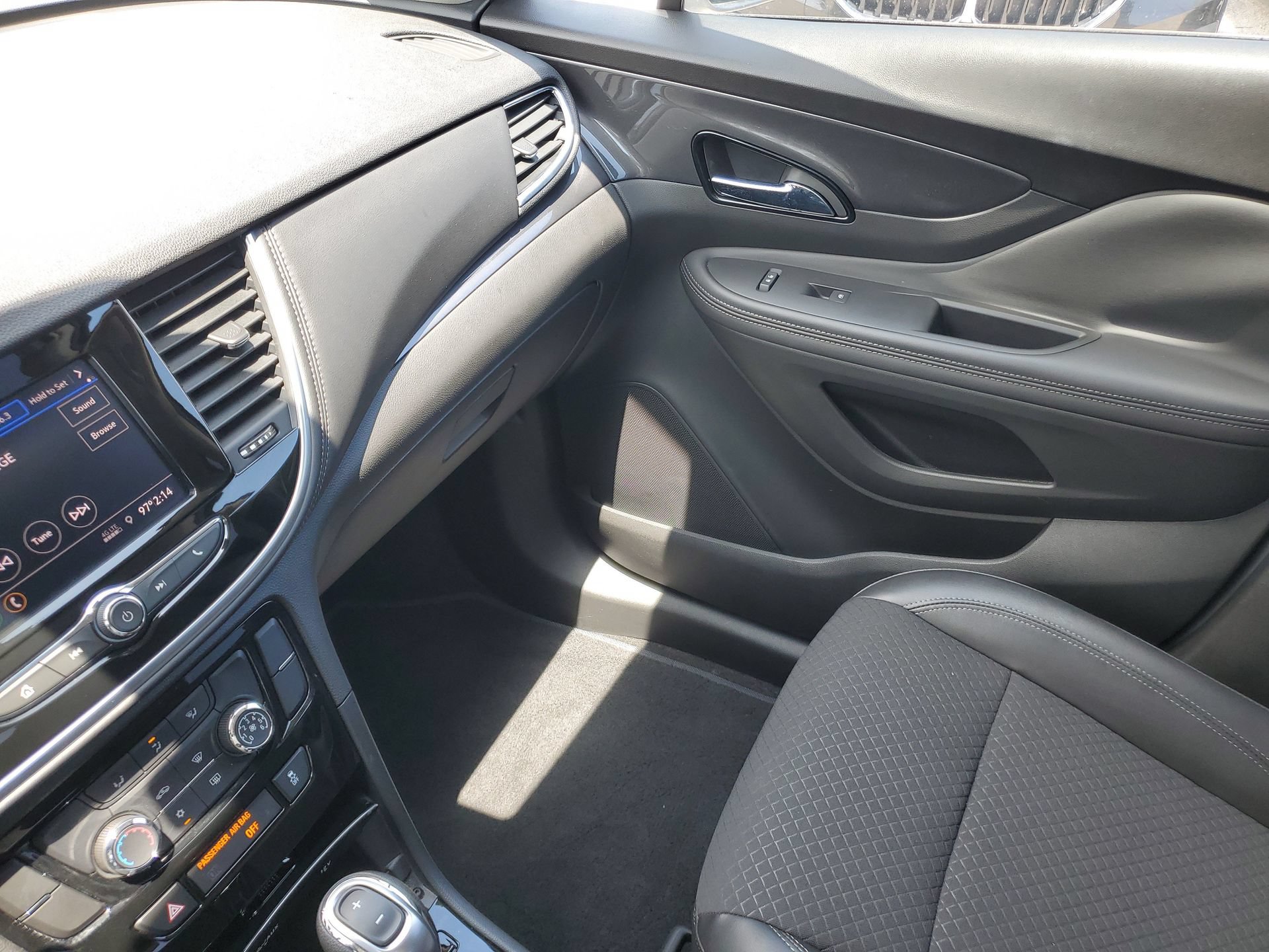 Used 2022 Buick Encore Preferred w/ Safety Package FWD image 24