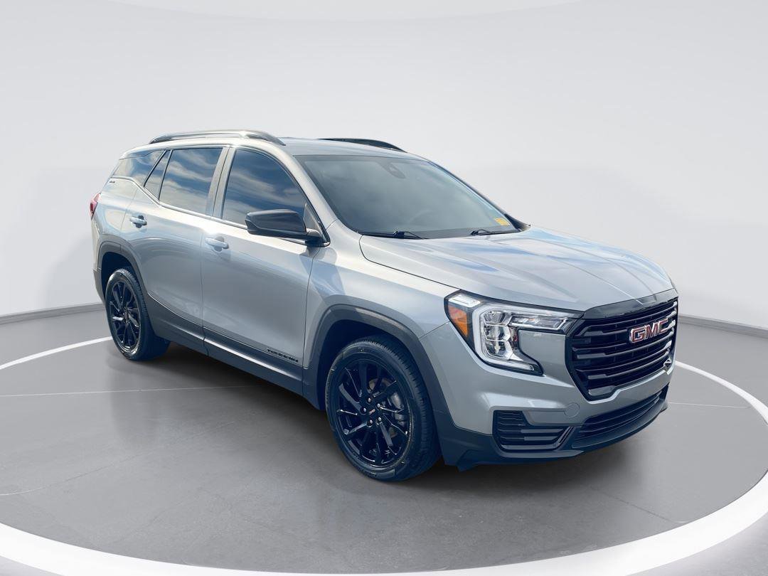 Used 2024 GMC Terrain SLE w/ Driver Convenience Package