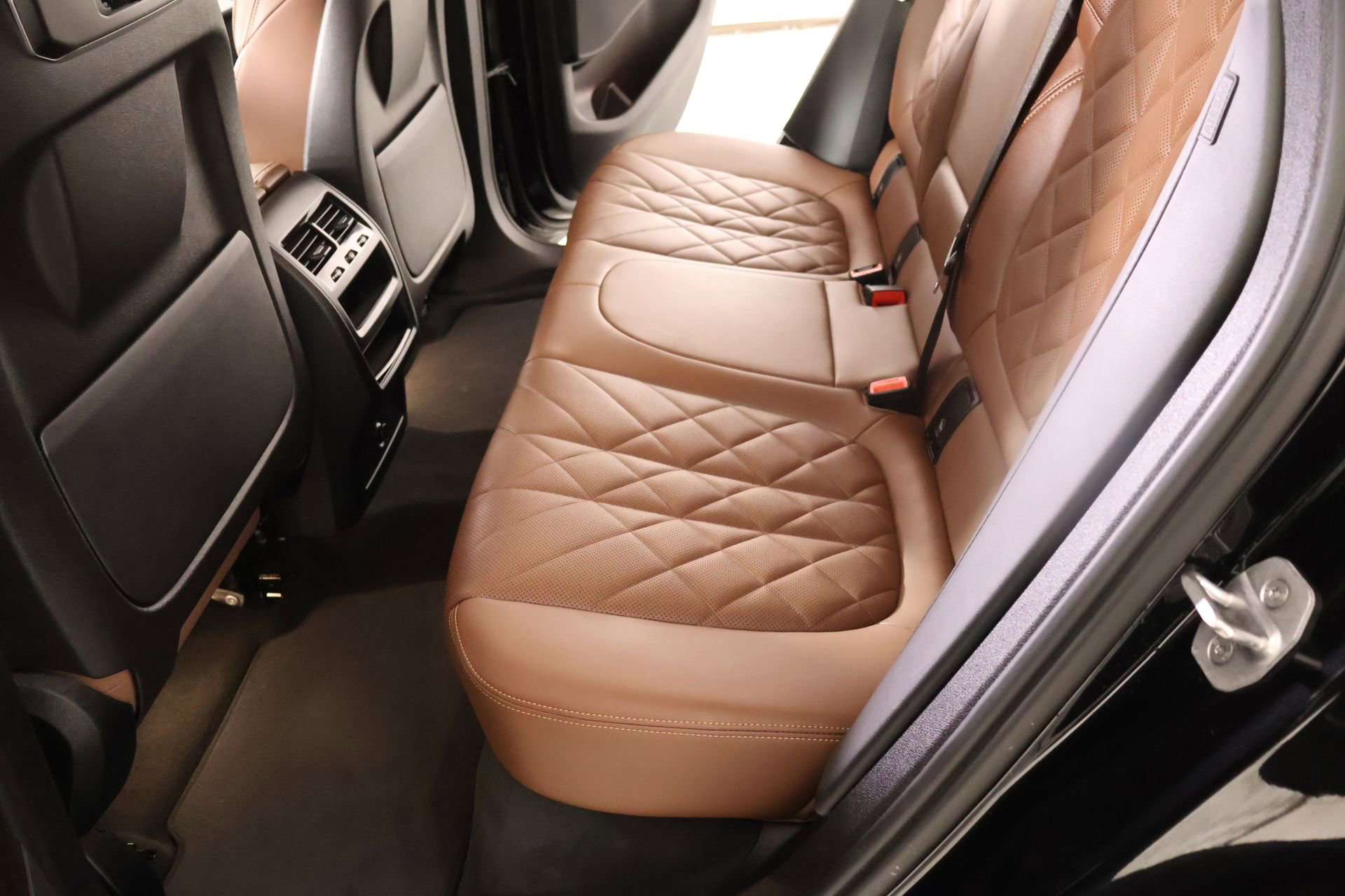 Used 2024 BMW X6 xDrive40i AWD/4WD image 13