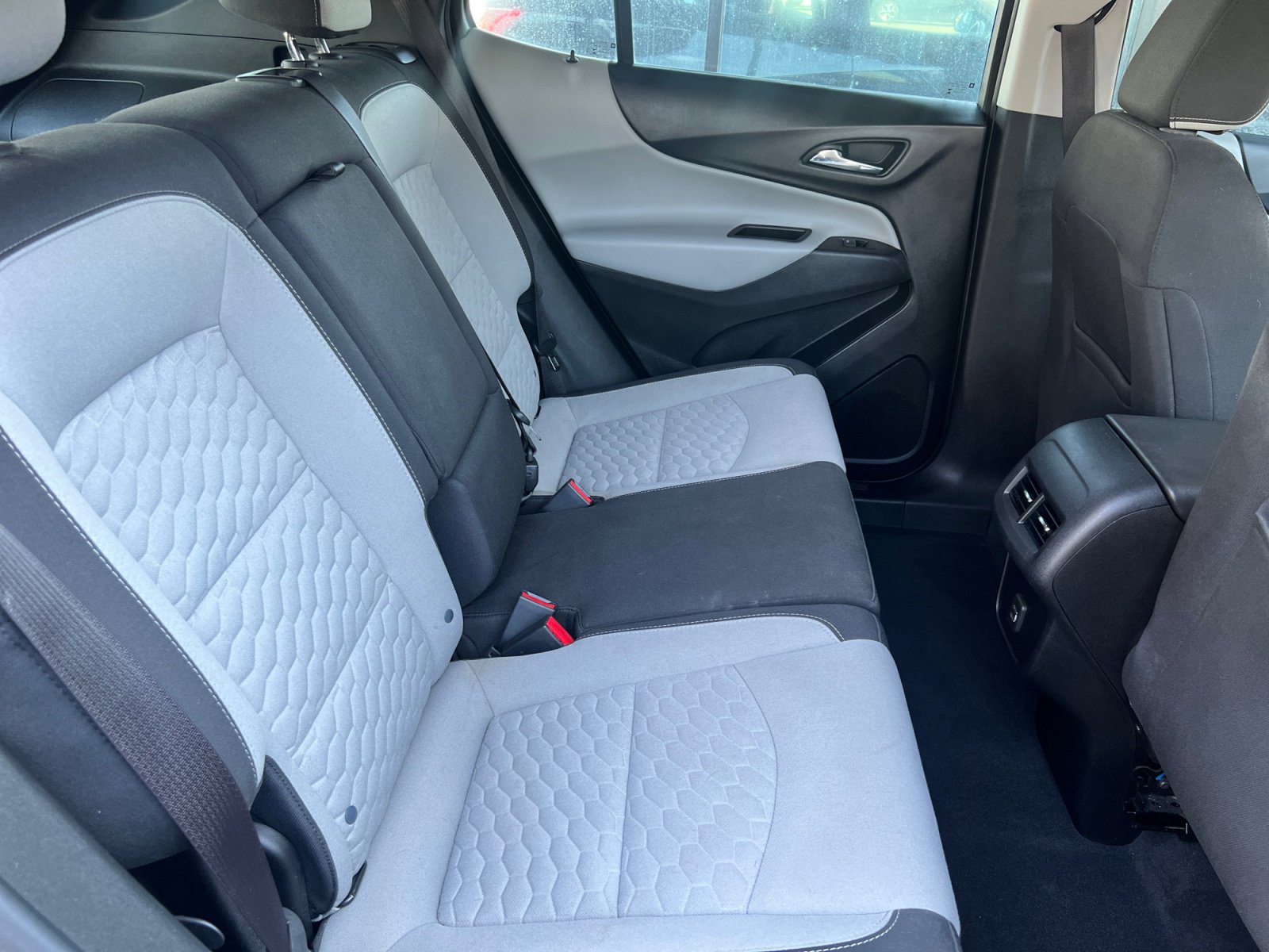 Used 2020 Chevrolet Equinox LS FWD image 18