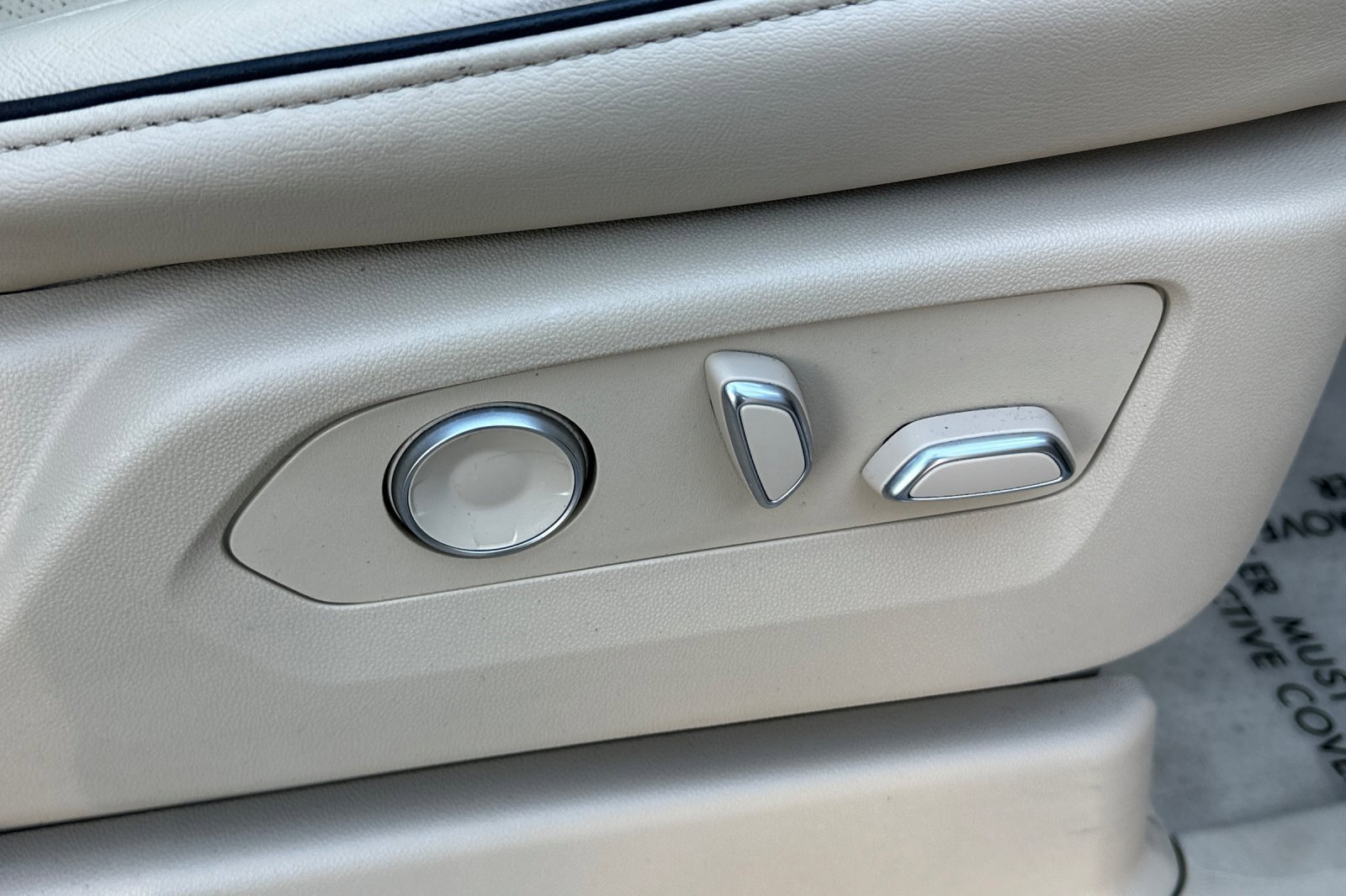 Certified 2024 Cadillac Escalade Premium Luxury image 22