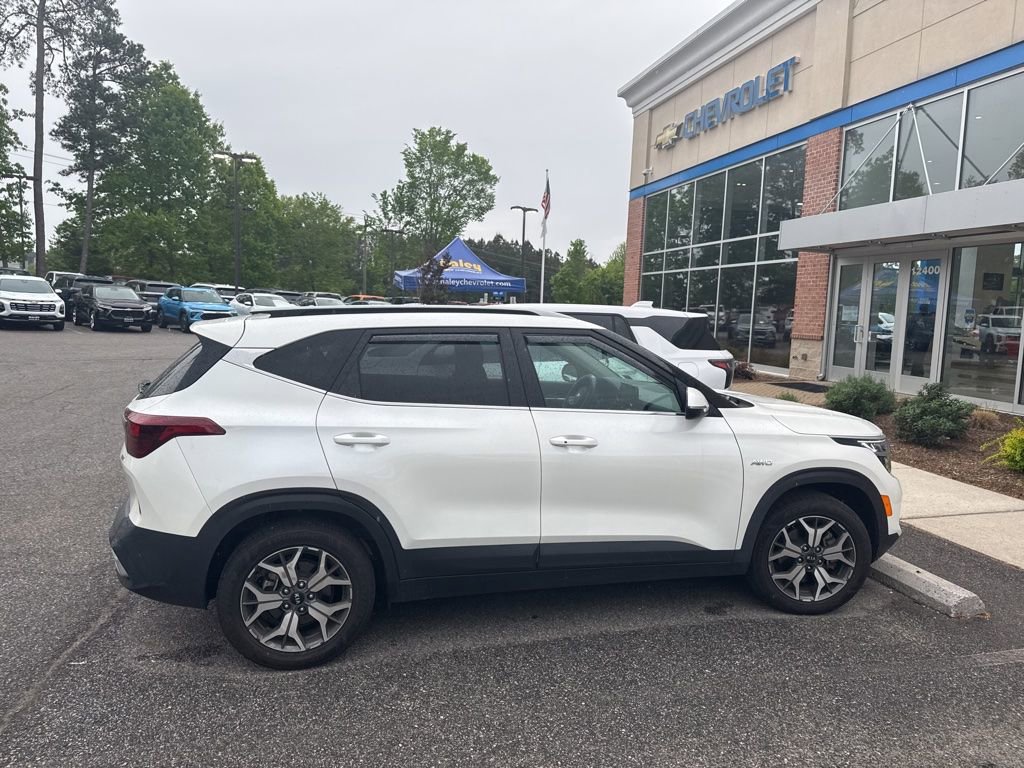 Used 2021 Kia Seltos EX AWD/4WD image 2