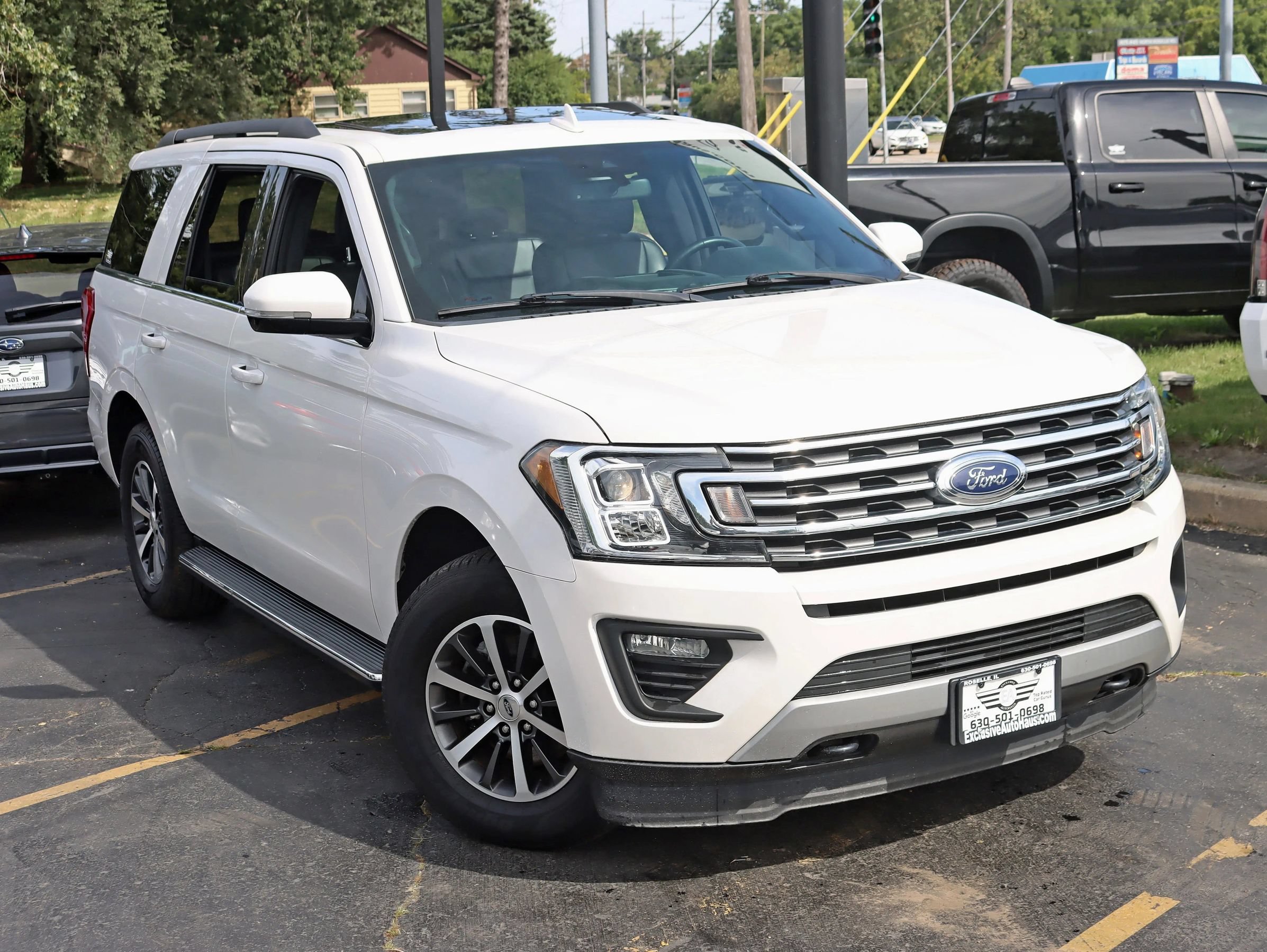Used 2019 Ford Expedition XLT w/ Equipment Group 202A AWD/4WD image 7