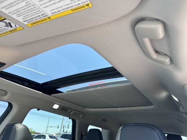 Certified 2025 Nissan Pathfinder Platinum w/ Cargo Package FWD image 27