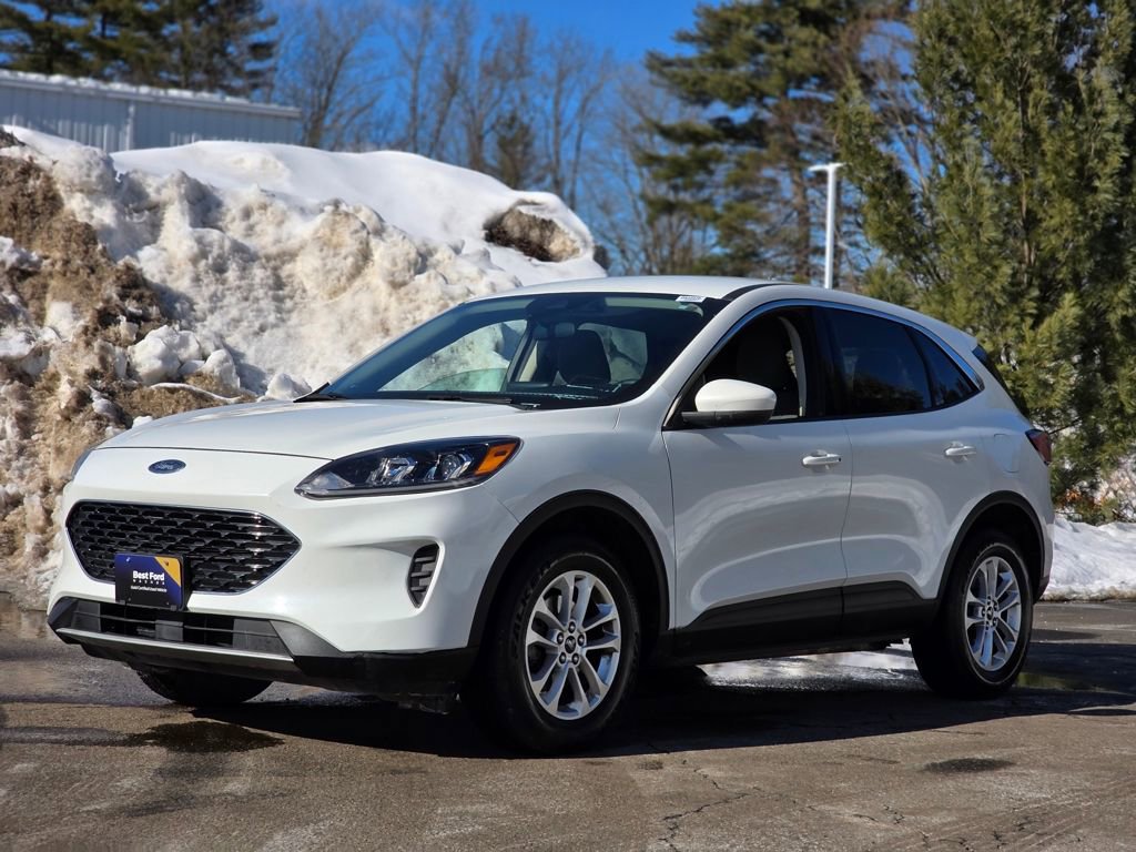 Used 2020 Ford Escape SE image 3