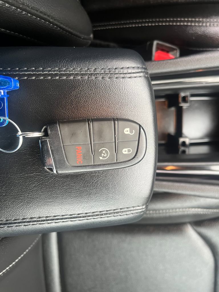 Used 2025 Jeep Compass Limited AWD/4WD image 36