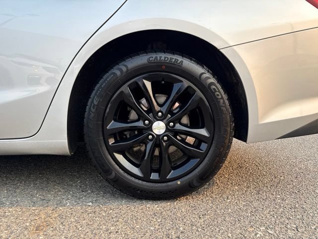 Used 2017 Chevrolet Malibu LT FWD image 15