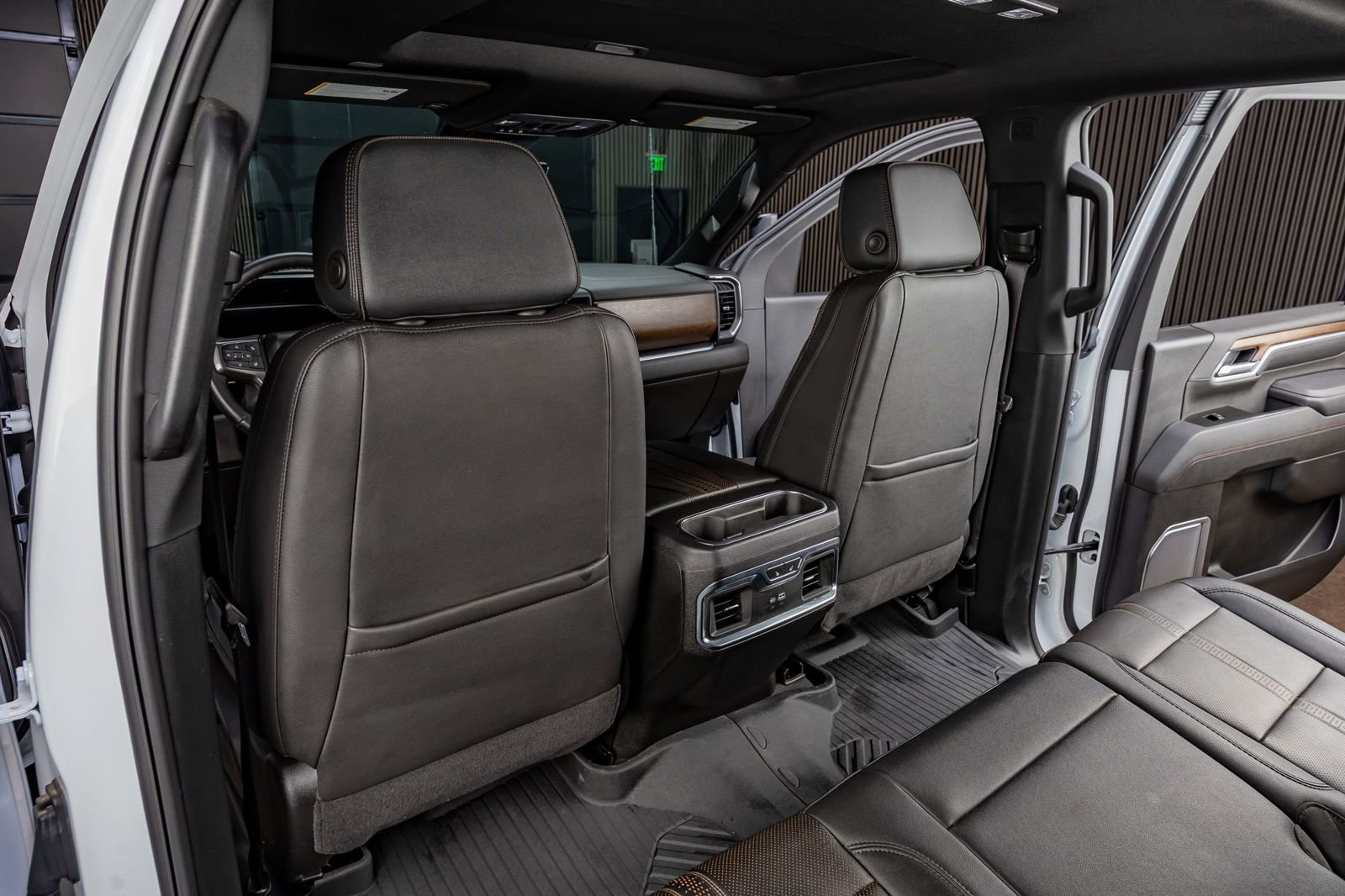 Used 2025 Chevrolet Silverado 2500 High Country w/ Technology Package image 35