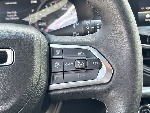 Used 2023 Jeep Compass Limited image 23