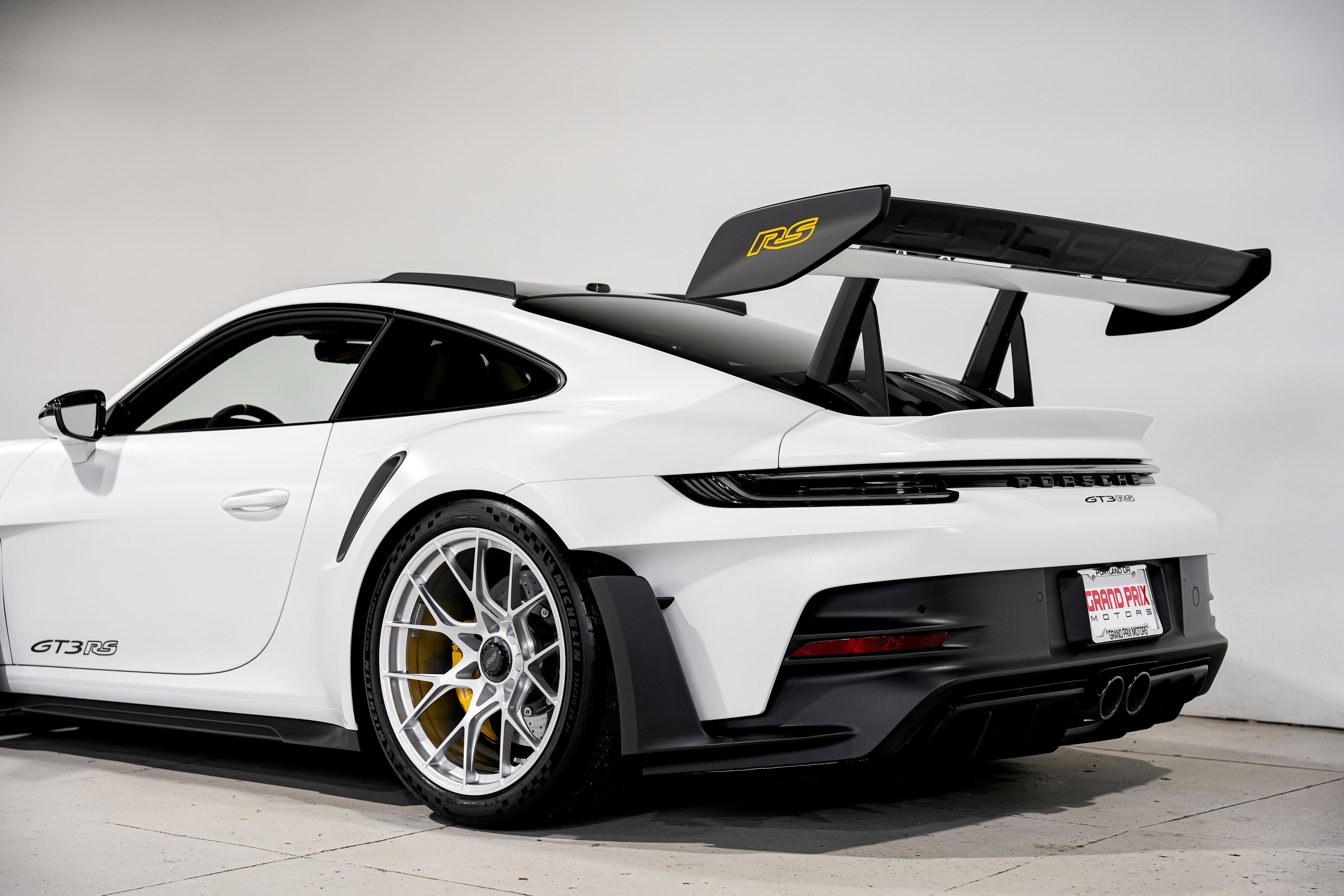 Used 2025 Porsche 911 GT3 RS image 43