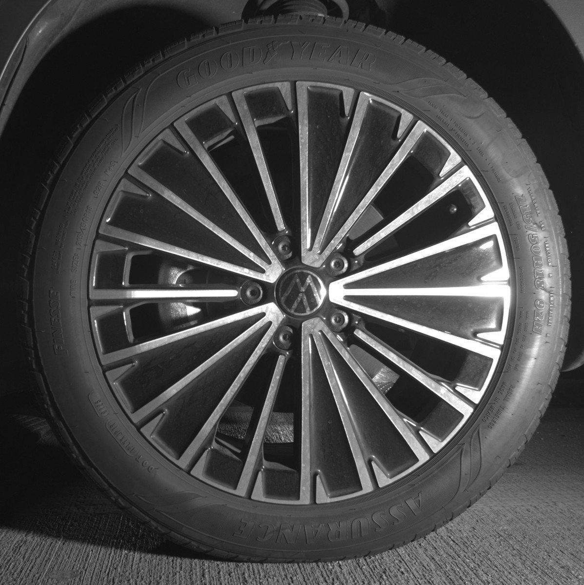 Used 2025 Volkswagen Taos SE image 12