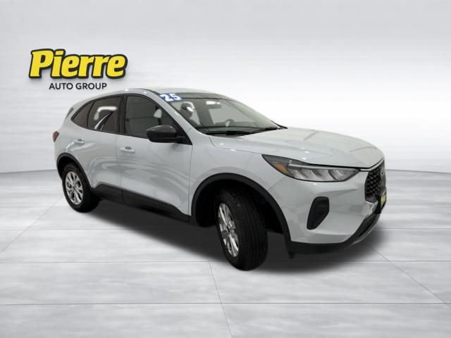 Used 2025 Ford Escape Active AWD/4WD image 6