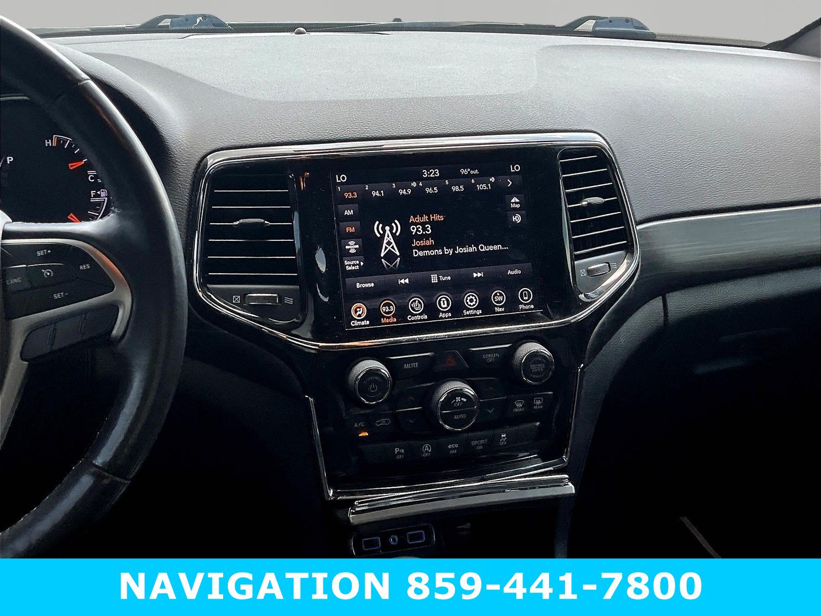 Used 2021 Jeep Grand Cherokee Laredo X AWD/4WD image 9