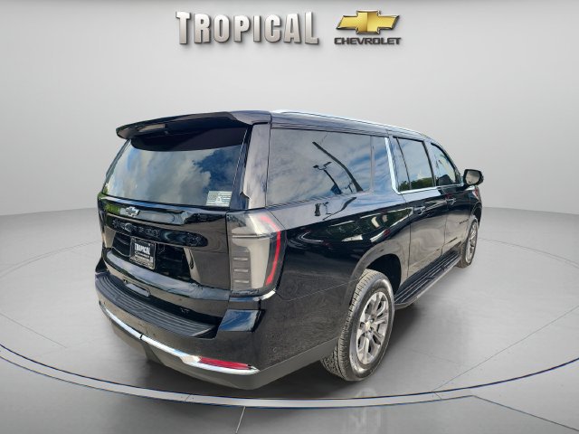 Used 2025 Chevrolet Suburban LT w/ Comfort Package RWD image 5