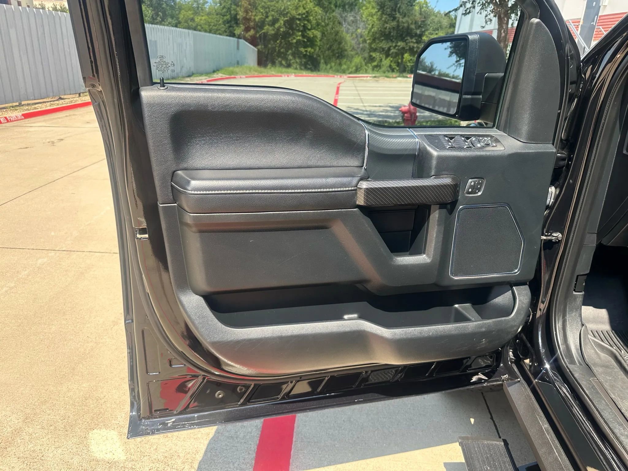 Used 2019 Ford F150 Lariat w/ Equipment Group 502A Luxury image 23