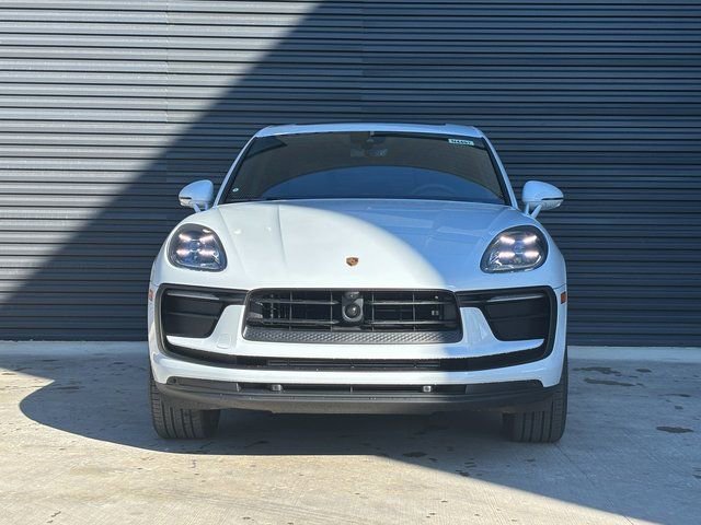 Used 2026 Porsche Macan AWD/4WD image 10