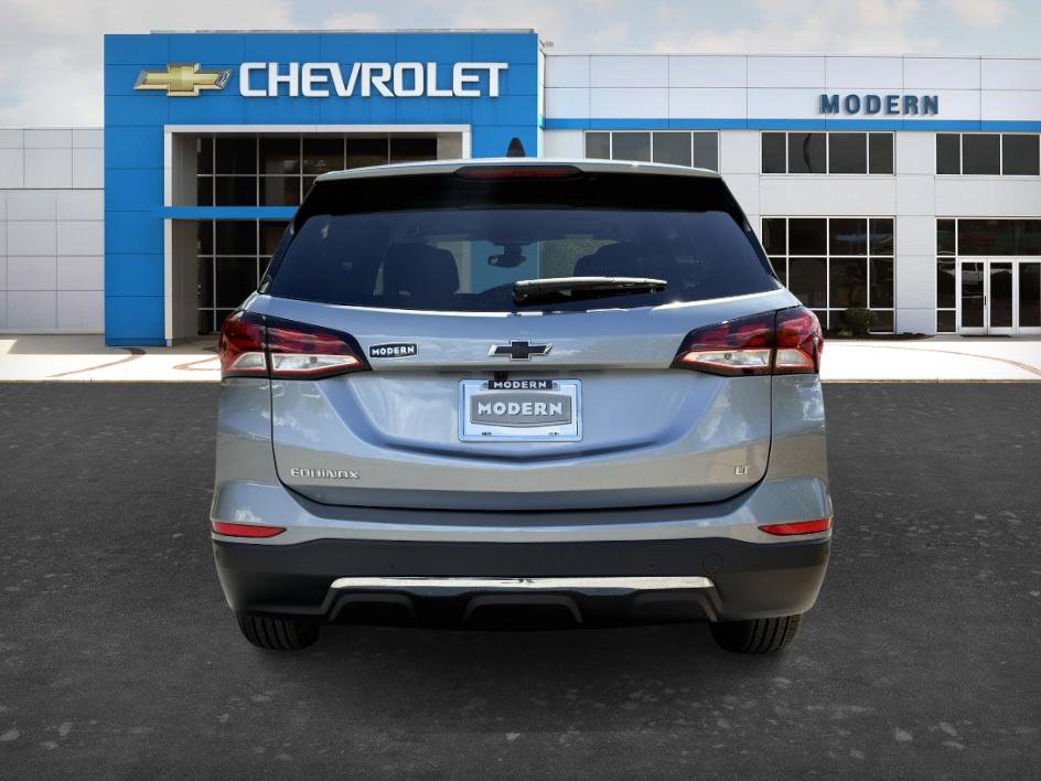 Used 2024 Chevrolet Equinox LT w/ LPO, Floor Liner Package FWD image 4
