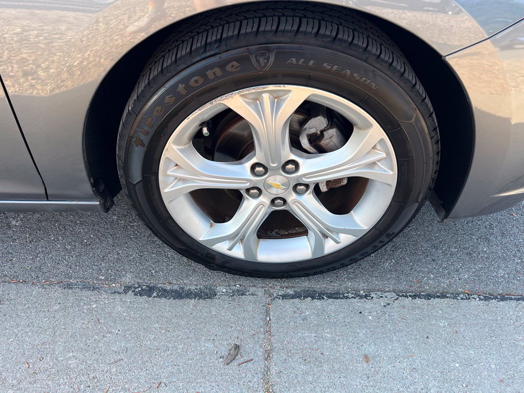 Used 2019 Chevrolet Cruze Premier FWD image 11