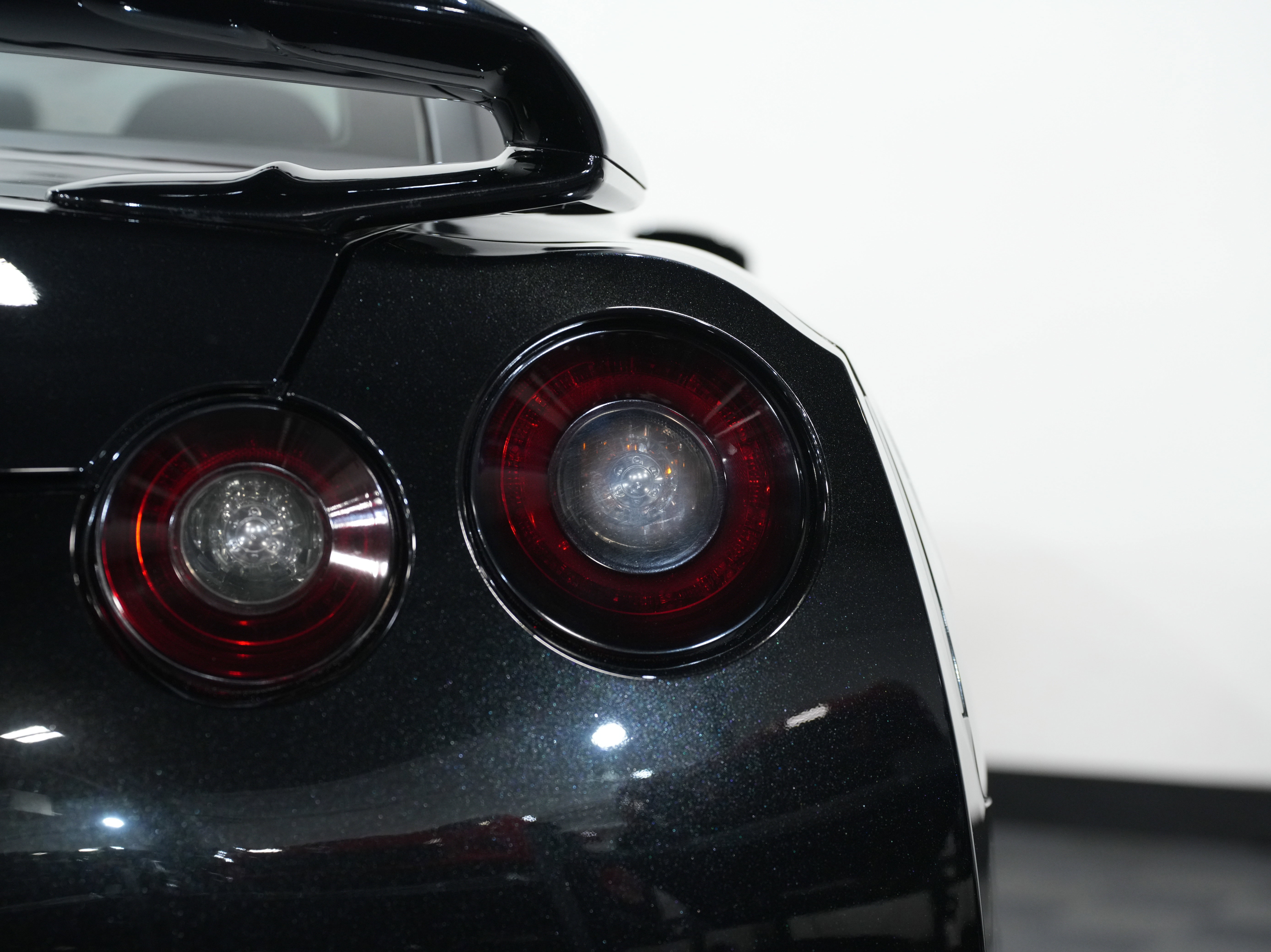 Used 2015 Nissan GT-R Premium image 18