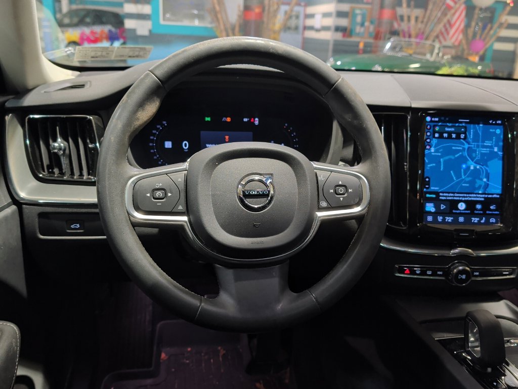 Used 2023 Volvo XC60 B5 Core w/ Climate Package AWD/4WD image 2