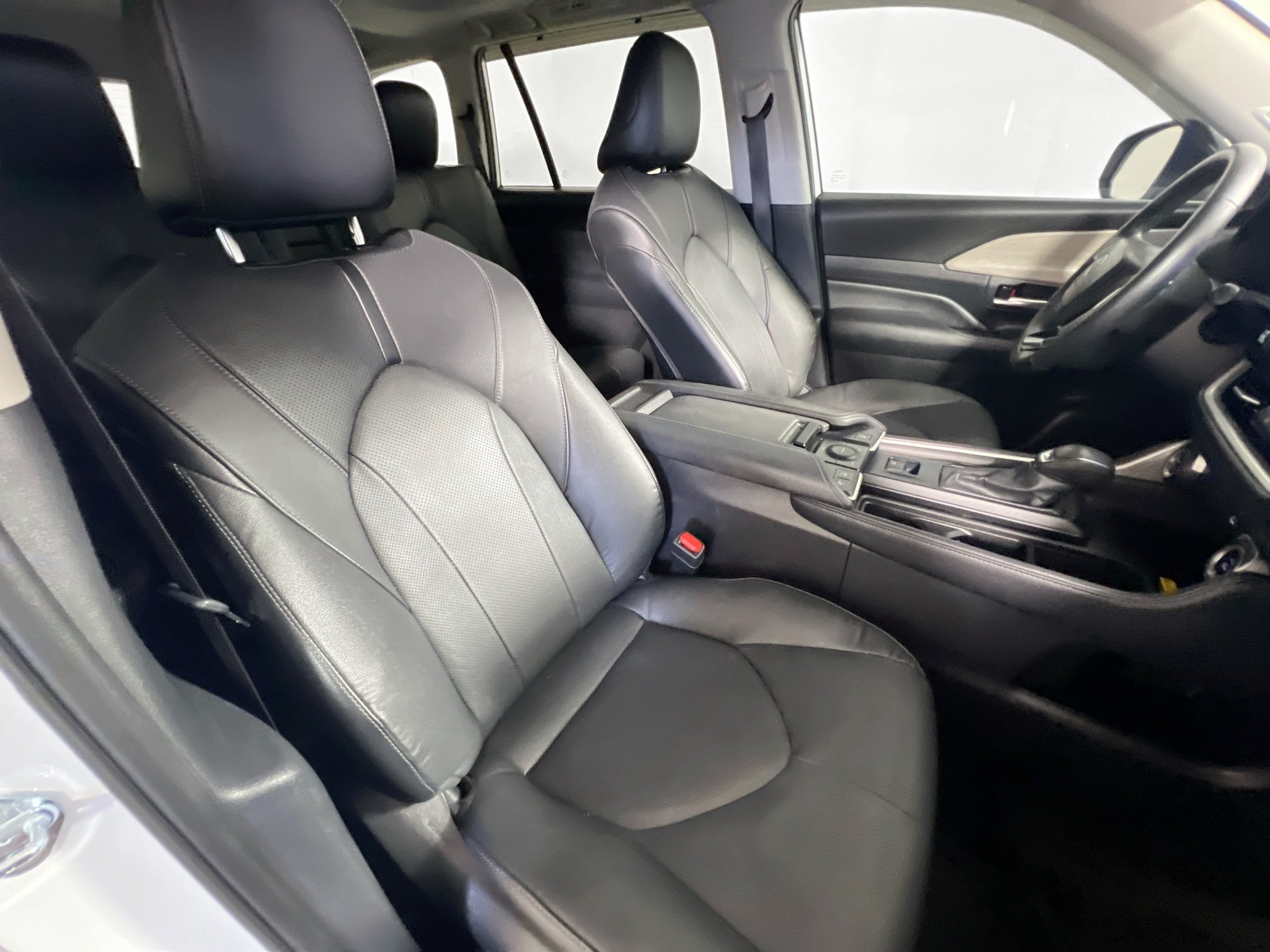 Used 2025 Toyota Grand Highlander AWD Hybrid image 31