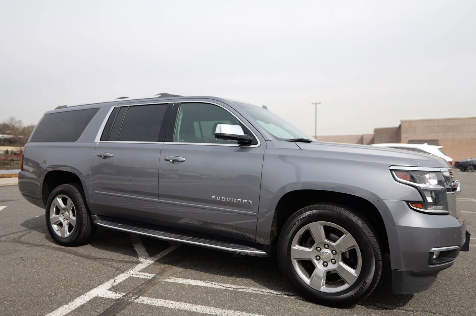 Used 2018 Chevrolet Suburban Premier image 10