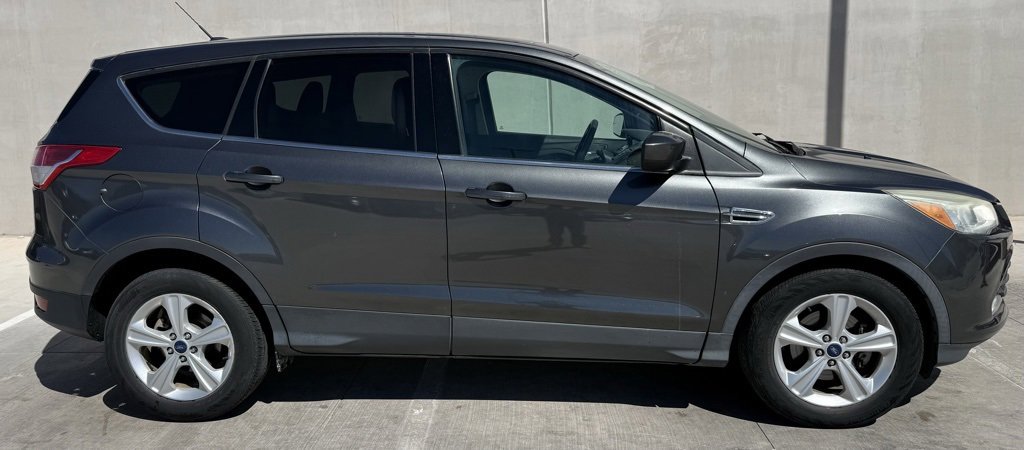 Used 2015 Ford Escape SE image 3