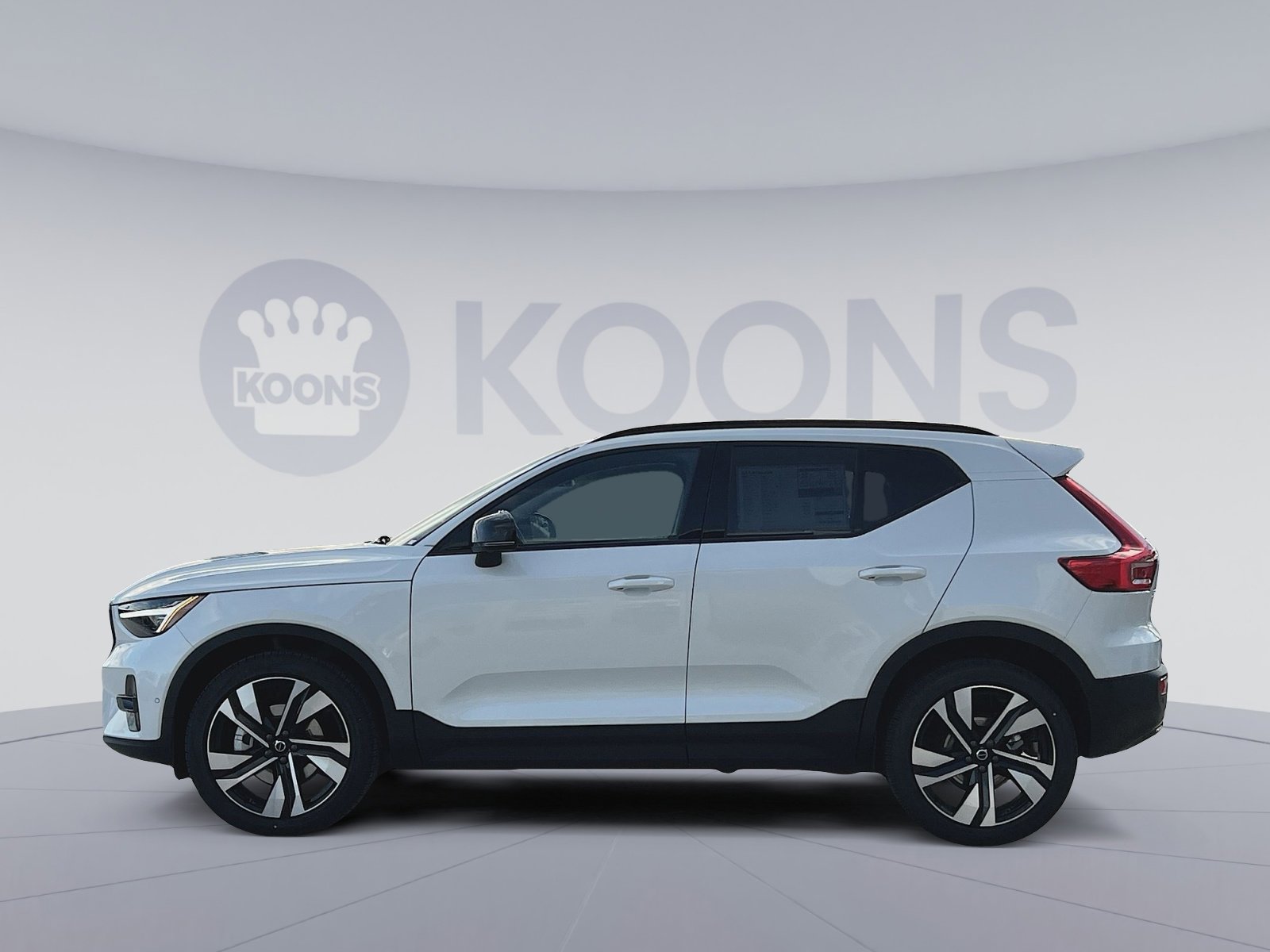 New 2026 Volvo XC40 B5 Ultra w/ Protection Package Premier image 2
