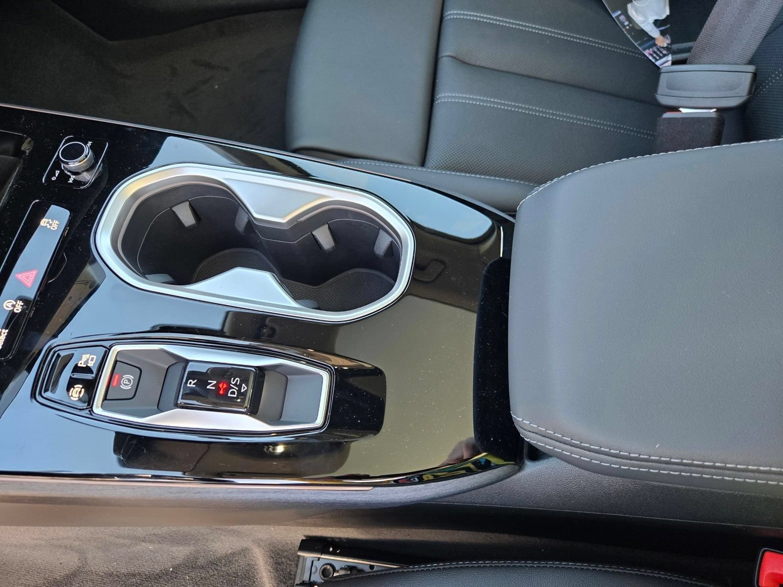New 2026 Audi A6 Premium Plus AWD/4WD image 25