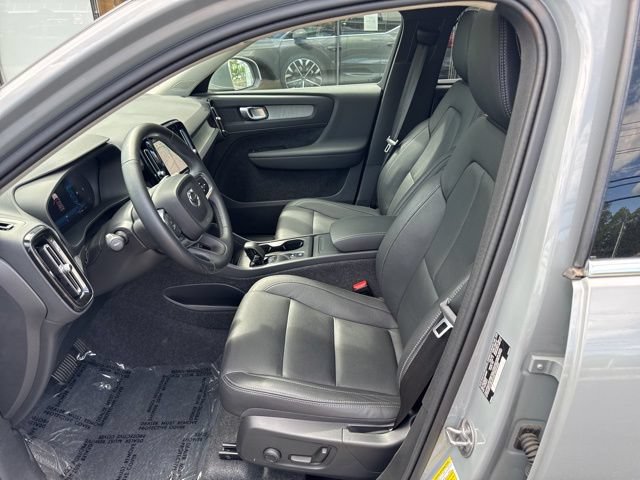 Certified 2025 Volvo XC40 B5 Core AWD/4WD image 20