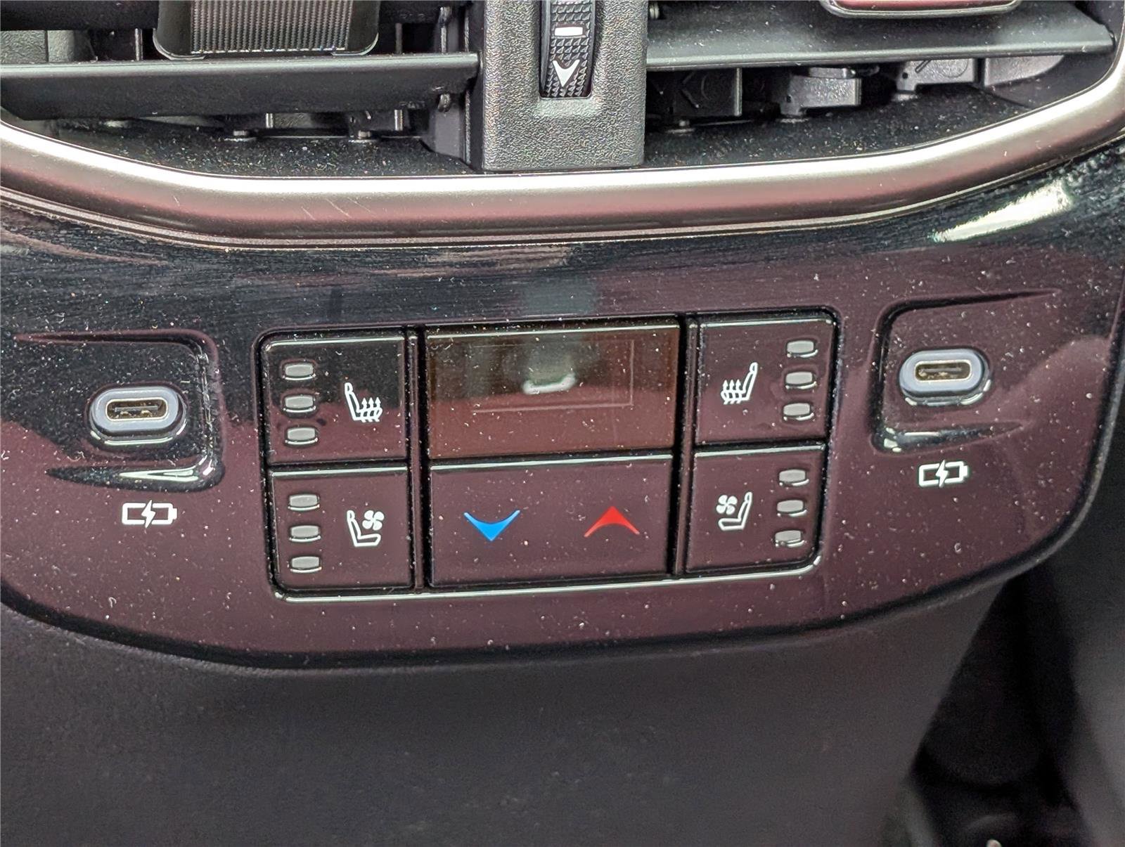 Used 2025 Lexus RX 500h F Sport w/ Convenience Package image 17