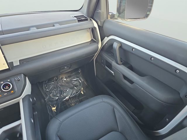 Used 2025 Land Rover Defender 110 S image 11