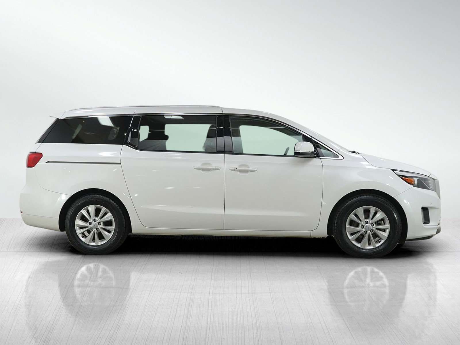 Used 2018 Kia Sedona EX image 7