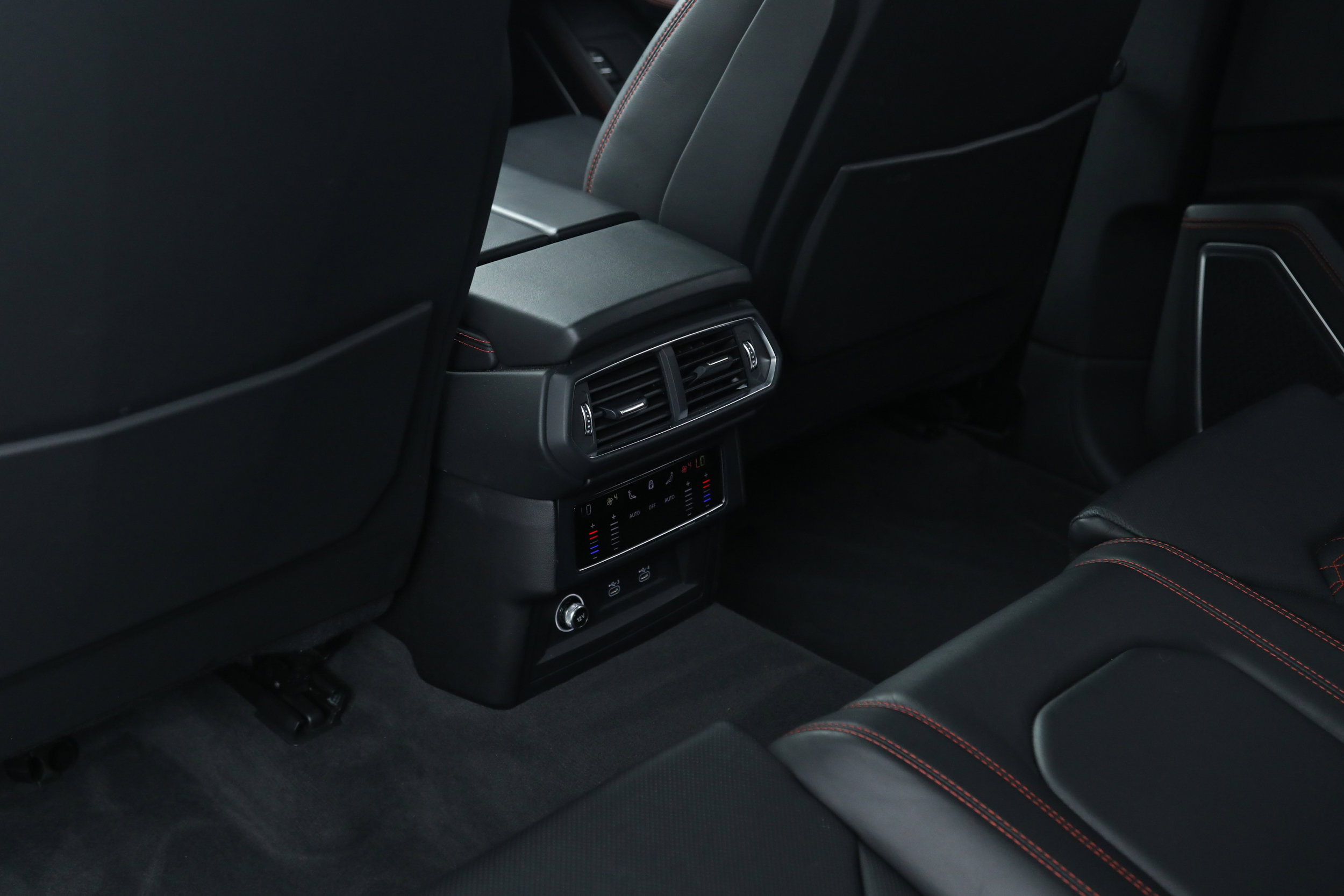 Used 2022 Lamborghini Urus image 34