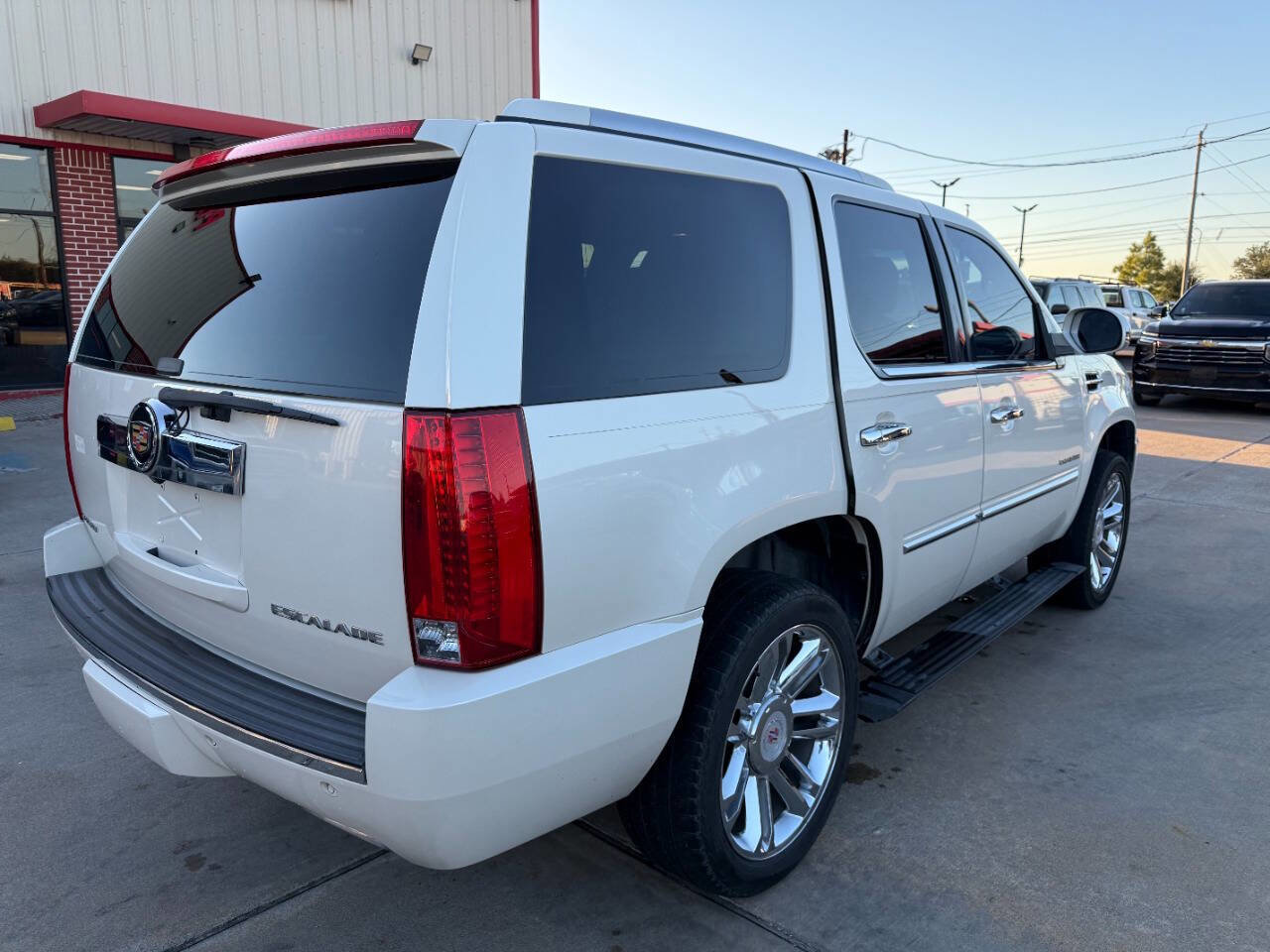 Used 2013 Cadillac Escalade Platinum image 4